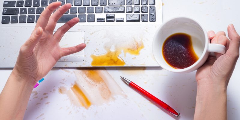 Café renversé sur le clavier